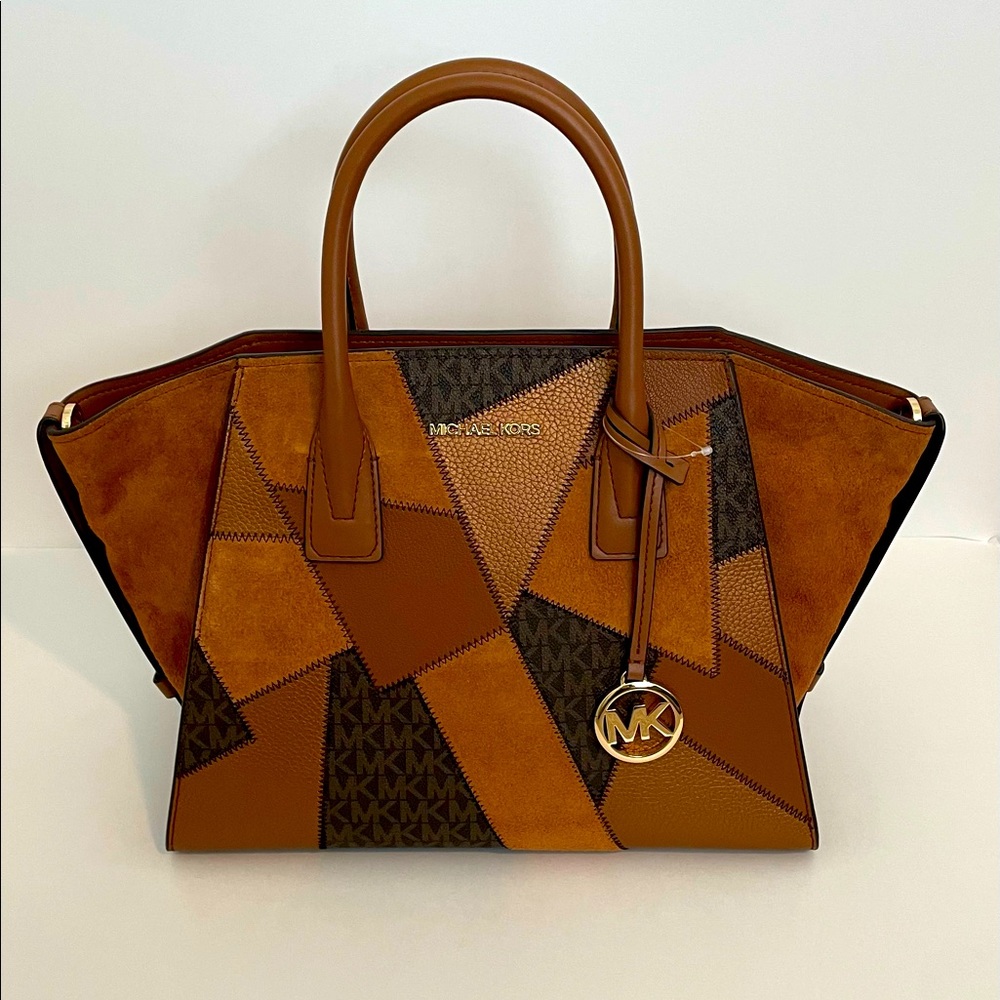 MICHAEL KORS NWT Avril large satchel brown signature patchwork with strap